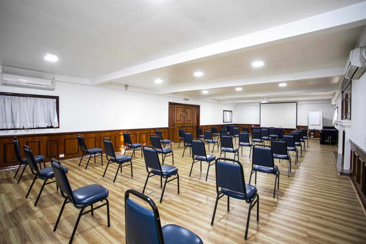 Hotel Dan Inn Curitiba Centro By Nacional Inn Luaran gambar